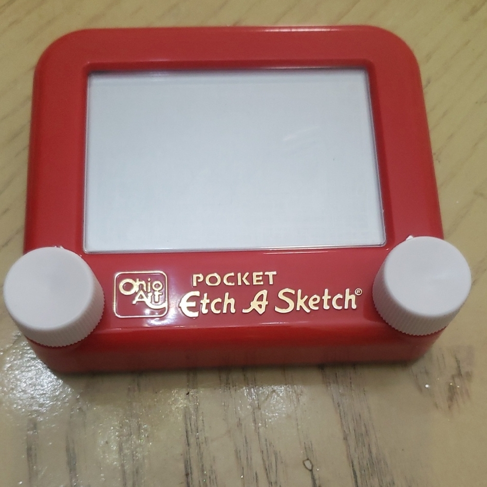 Ohio Art Pocket Etch A Sketch Red